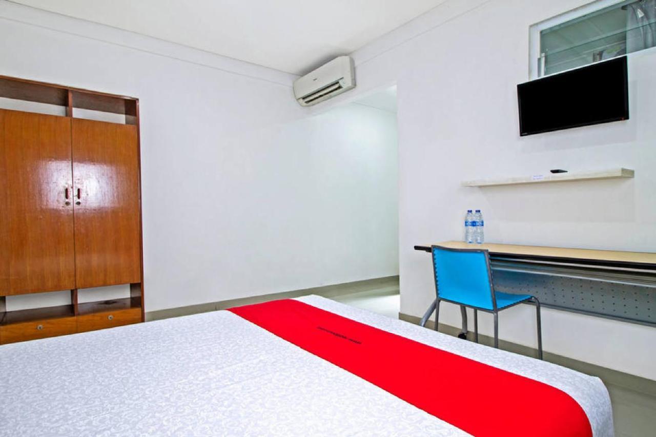 Reddoorz @ Pulomas Hotel Jakarta Exterior photo